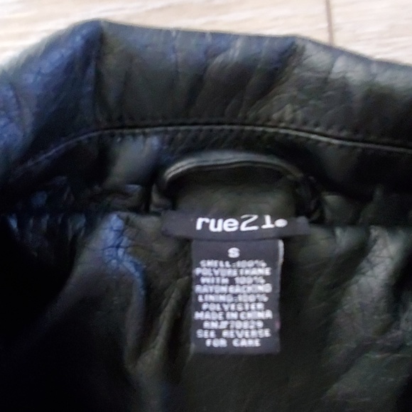 Black "leather" jacket - Picture 2 of 3